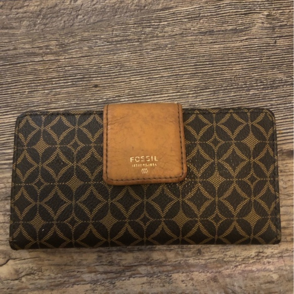 Fossil Wallet Used Condition - image 1